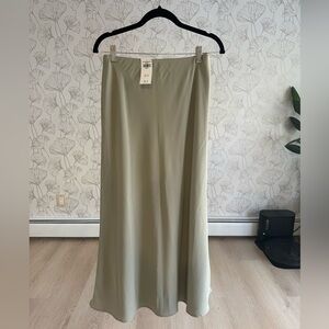 NWT Abercrombie & Fitch Mid Rise Satin Maxi Skirt